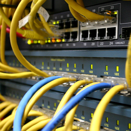 Routers, Hubs y Antenas